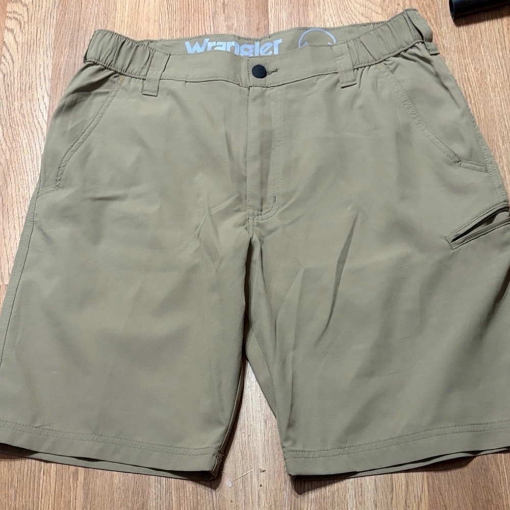 Wrangler Men's Khaki Cargo Shorts